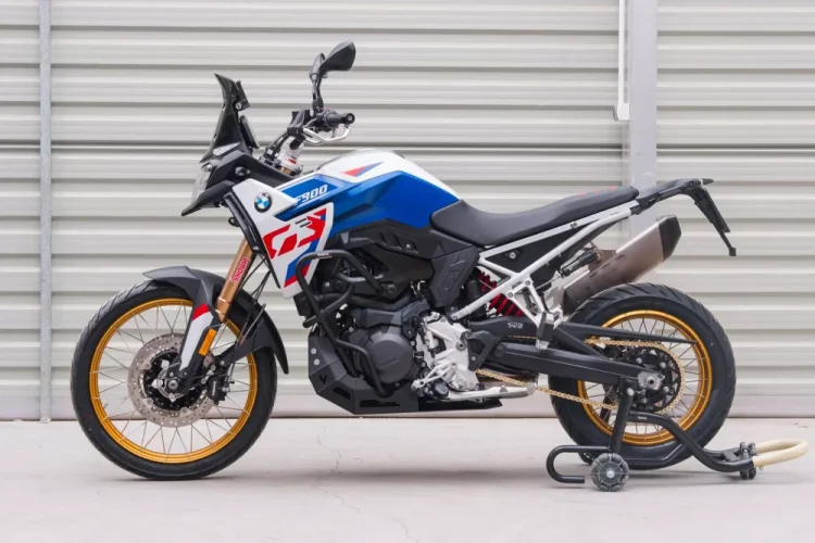 Nízké padací rámy BMW F 900 GS (24-25) černé ,Yakk EXP