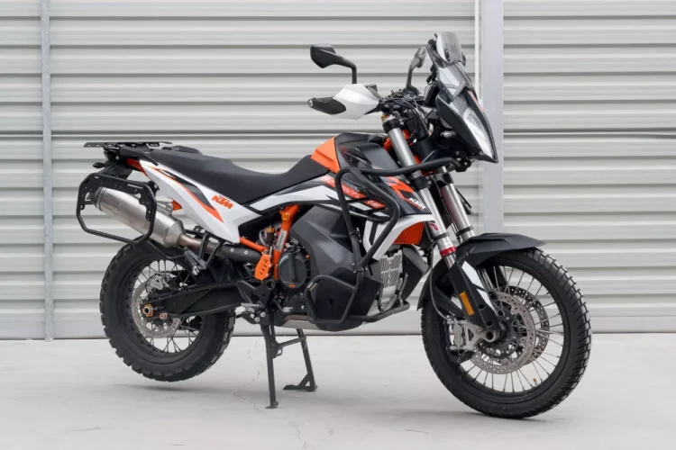 Zadní nosič horního kufru KTM 790/890 Adventure - černý, Yakk EXP