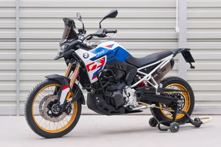 Nízké padací rámy BMW F 900 GS (24-25) černé ,Yakk EXP