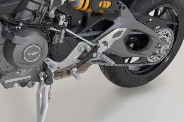 Řadicí páka Ducati Panigale V2 / Streetfighter V2 - černo/stříbrná