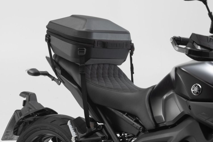 Horní kufr URBAN ABS( 16–29 l.),Verze s úchyty-černá