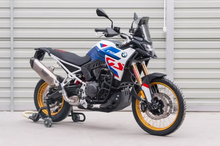 Nízké padací rámy BMW F 900 GS (24-25) černé ,Yakk EXP
