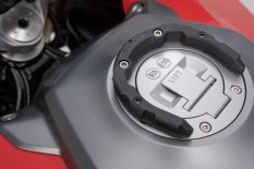 Kroužek na nádrž ION pro Cagiva RAPTOR 1000/650,V-RAPTOR 1000/X-TRA RAPTOR 1000 (01-07)  s 6 šroubky-černý