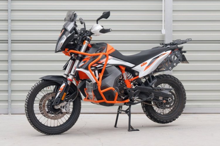 Horní padací rám oranžový. KTM 790 Adventure , KTM 890 Adventure . YAKK