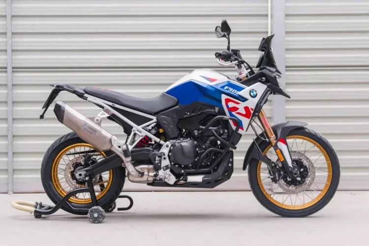 Kryt motoru BMW F 900 GS (24-25) - černý ,Yakk EXP