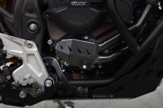 Kryt vodního čerpadla. Černý. Yamaha T7 Tenere 700 (19-25). YAKK