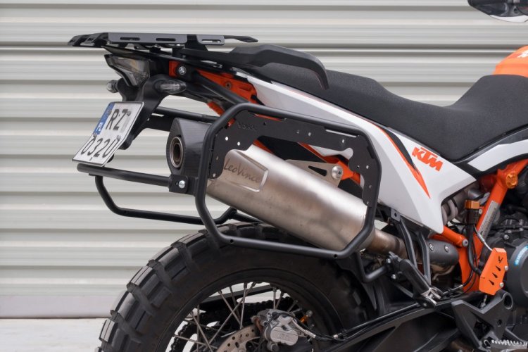 Boční nosič černý, KTM 790 Adventure , KTM 890 Adventure.YAKK