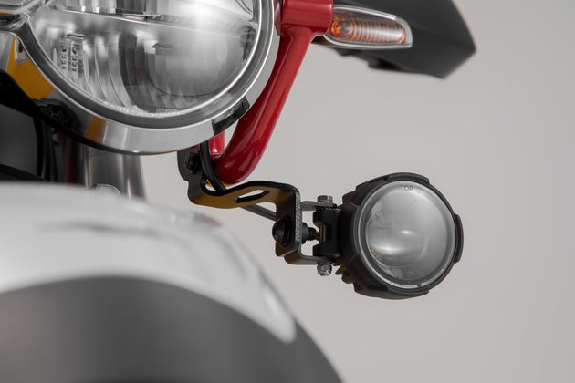 EVO dálková světla + držáky černá. Moto Guzzi V85 TT (19-)