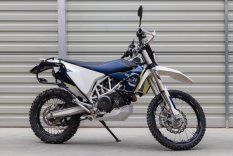 Padací rám. Černý. Husqvarna 701 Enduro/Supermoto, KTM 690, Gas Gas 700 ES/SM. YAKK