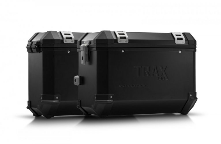 TRAX ION sada kufrů černá. 45 / 37 l. Suzuki DL 650 V-Strom (04-10).
