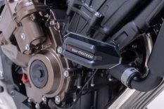 Padací protektory Honda CB650R E-Clutch (23-) - černé