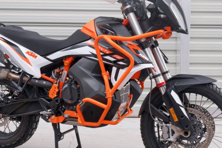Horní padací rám oranžový. KTM 790 Adventure , KTM 890 Adventure . YAKK