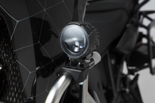 EVO dáklové světla + objímky černá. Kawasaki Versys 1000 (18-)
