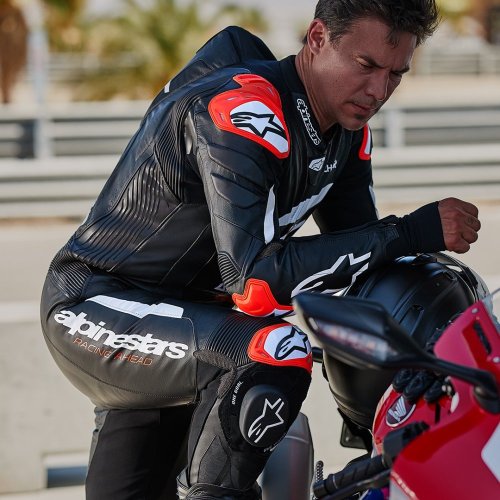 jednodílná kombinéza GP PLUS 4, TECH-AIR kompatibilní, ALPINESTARS (černá/červená fluo/bílá) 2024