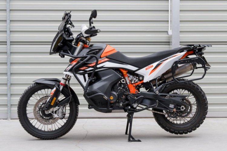 Horní padací rám černý. KTM 790 Adventure , KTM 890 Adventure . YAKK